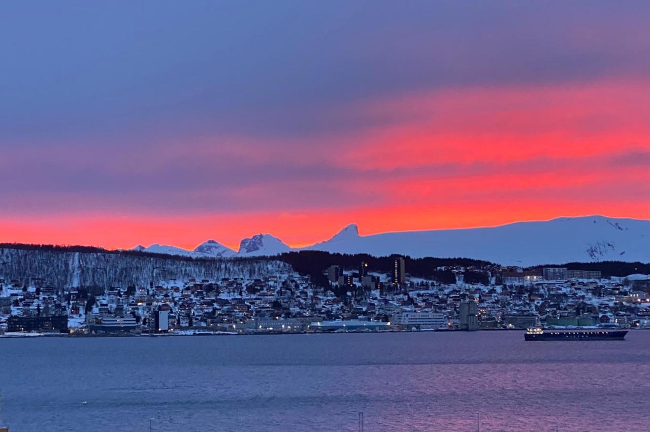 Polar Arctic View - Free Parking! Apartment Tromso Luaran gambar